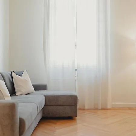 Apartment Gohost - Quiet, Bright & Stylish Flat In The Heart Of Milan
