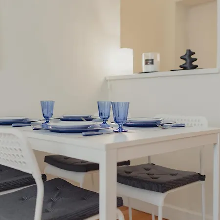 Apartment Gohost - Quiet, Bright & Stylish Flat In The Heart Of